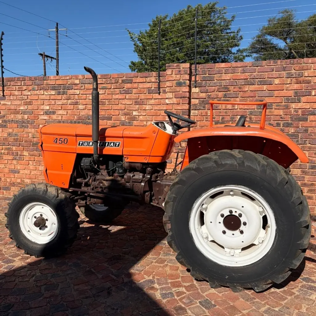 TRACTOR02.webp