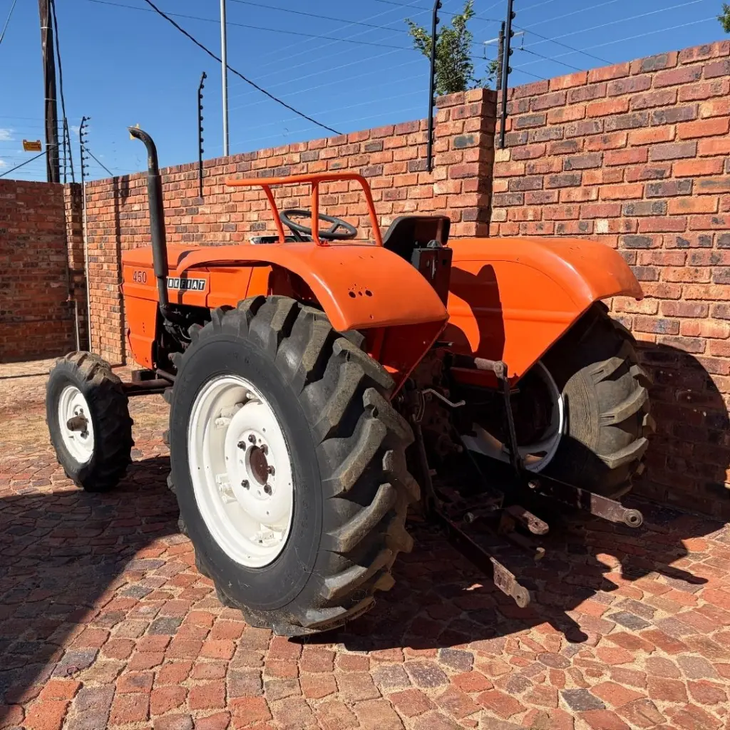 TRACTOR03.webp