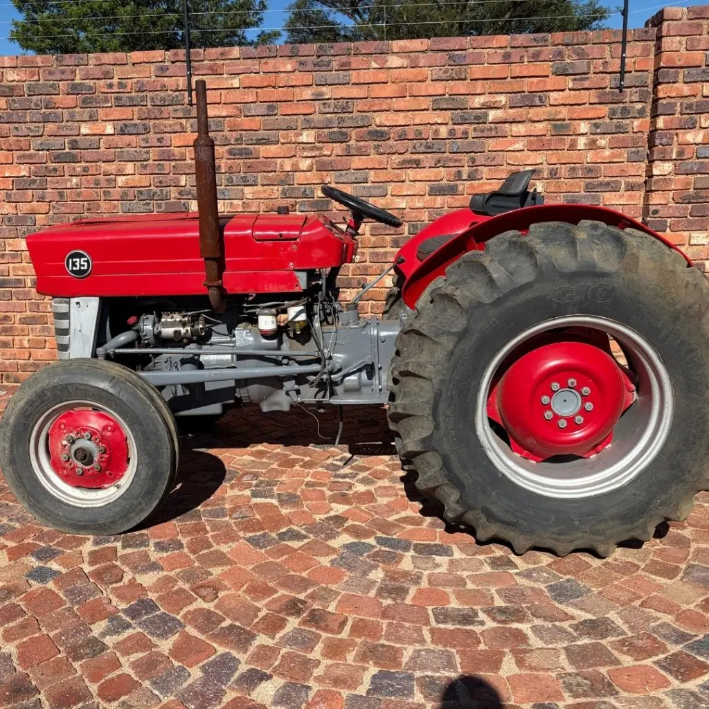 TRACTOR02.webp