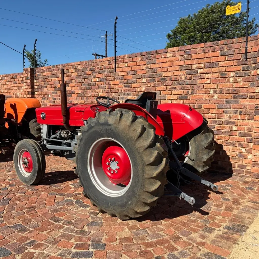 TRACTOR03.webp